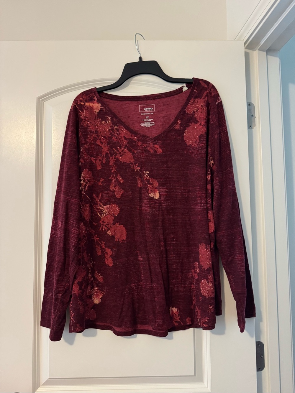 croft & barrow Women's Long Sleeve Scoop Neck Top - Wine with Rose Print